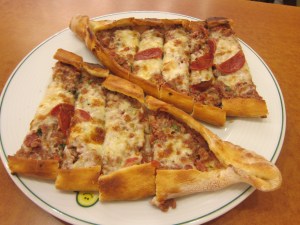 Karisik pide (mixed pide)
