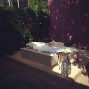 Outdoor bathtub of Villa 12.