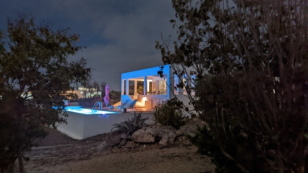 PXL_20220416_001554846